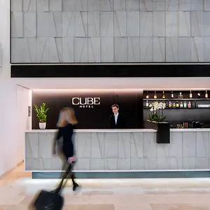 Cube 4*, 프라하 체코